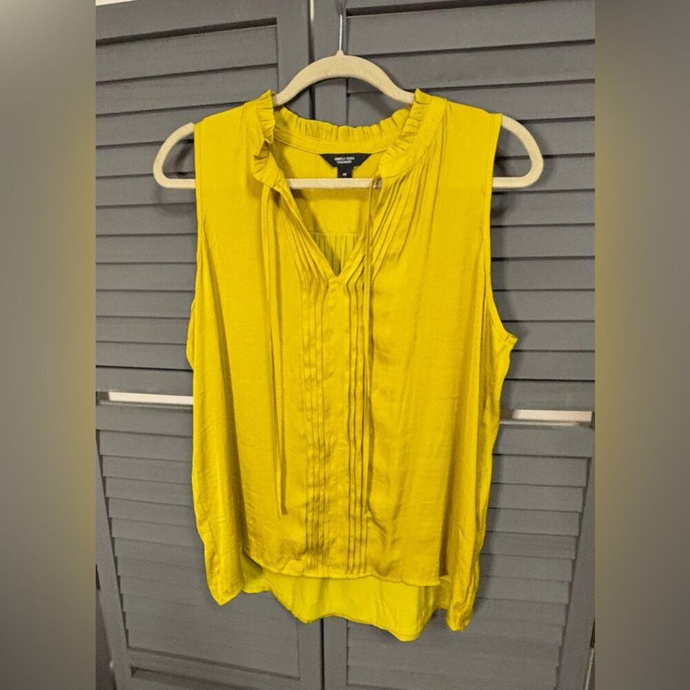 Simply Vera Vera Wang Chartreuse Yellow Sleeveless Blouse Size Medium